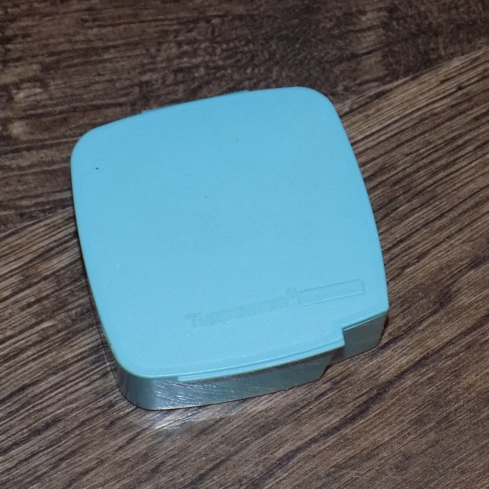 Vtg Tupperware Light Blue Small Square Food Storage Container Lid Only